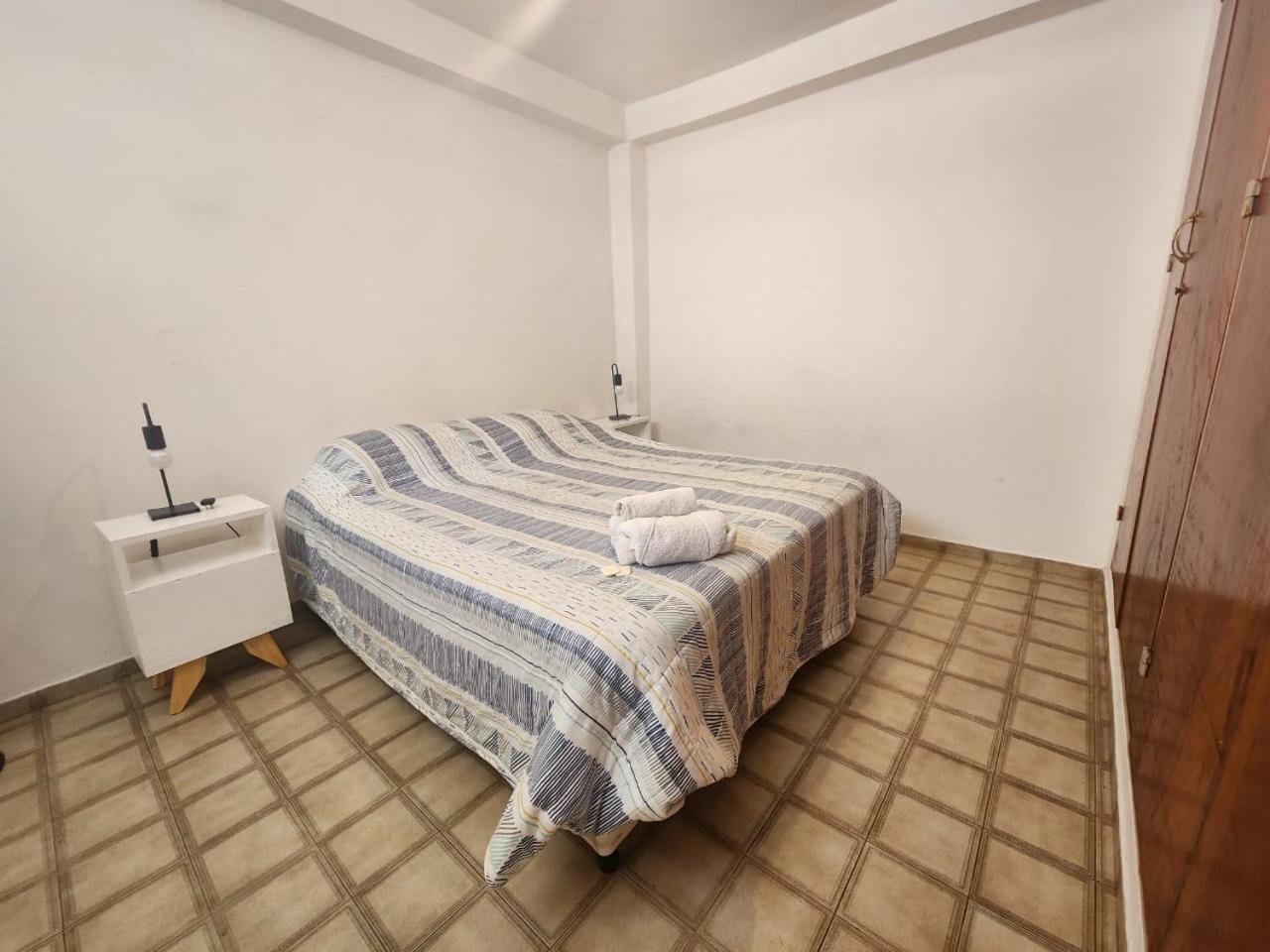 El Chabot Fan Hostel Salta Luaran gambar
